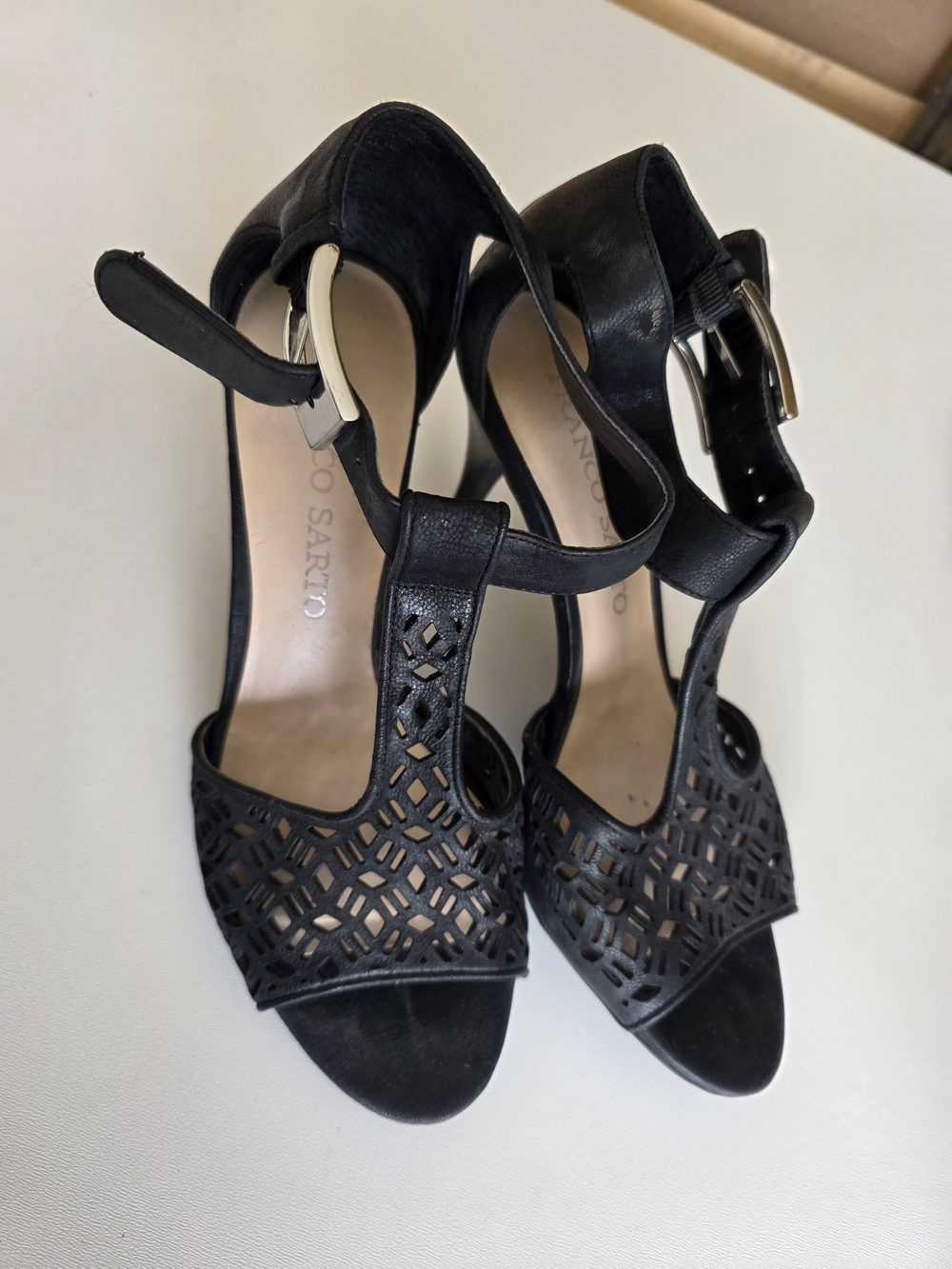 Franco Sarto Black Laser-Cut T-Strap Sandals With Mid Size Heel Size 6